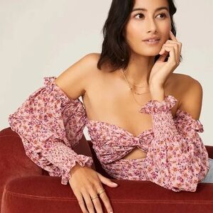 AMUR Hilda Floral Off-Shoulder Crop